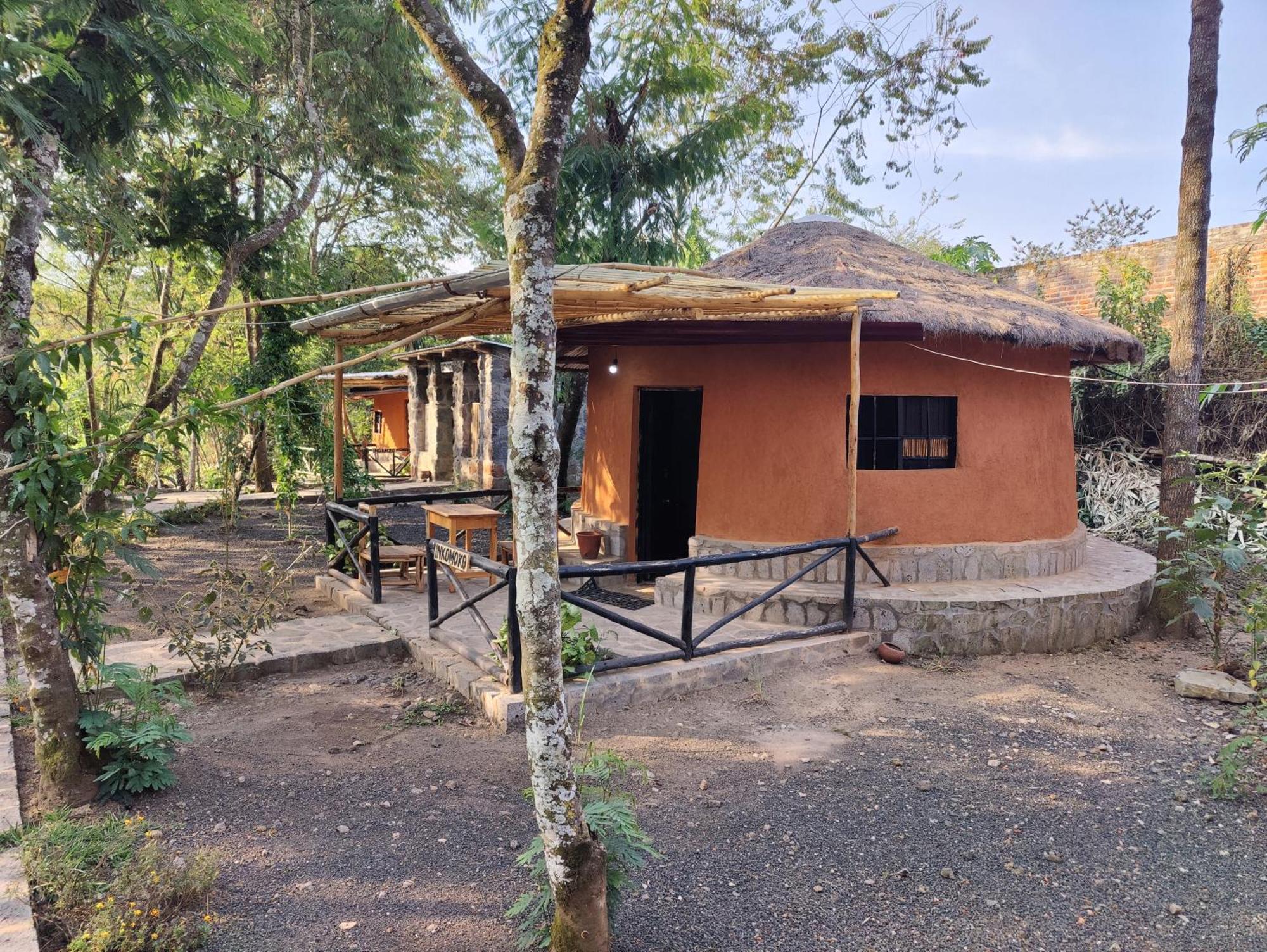 Nyakinama Red Rocks Rwanda - Campsite & Guesthouse מראה חיצוני תמונה