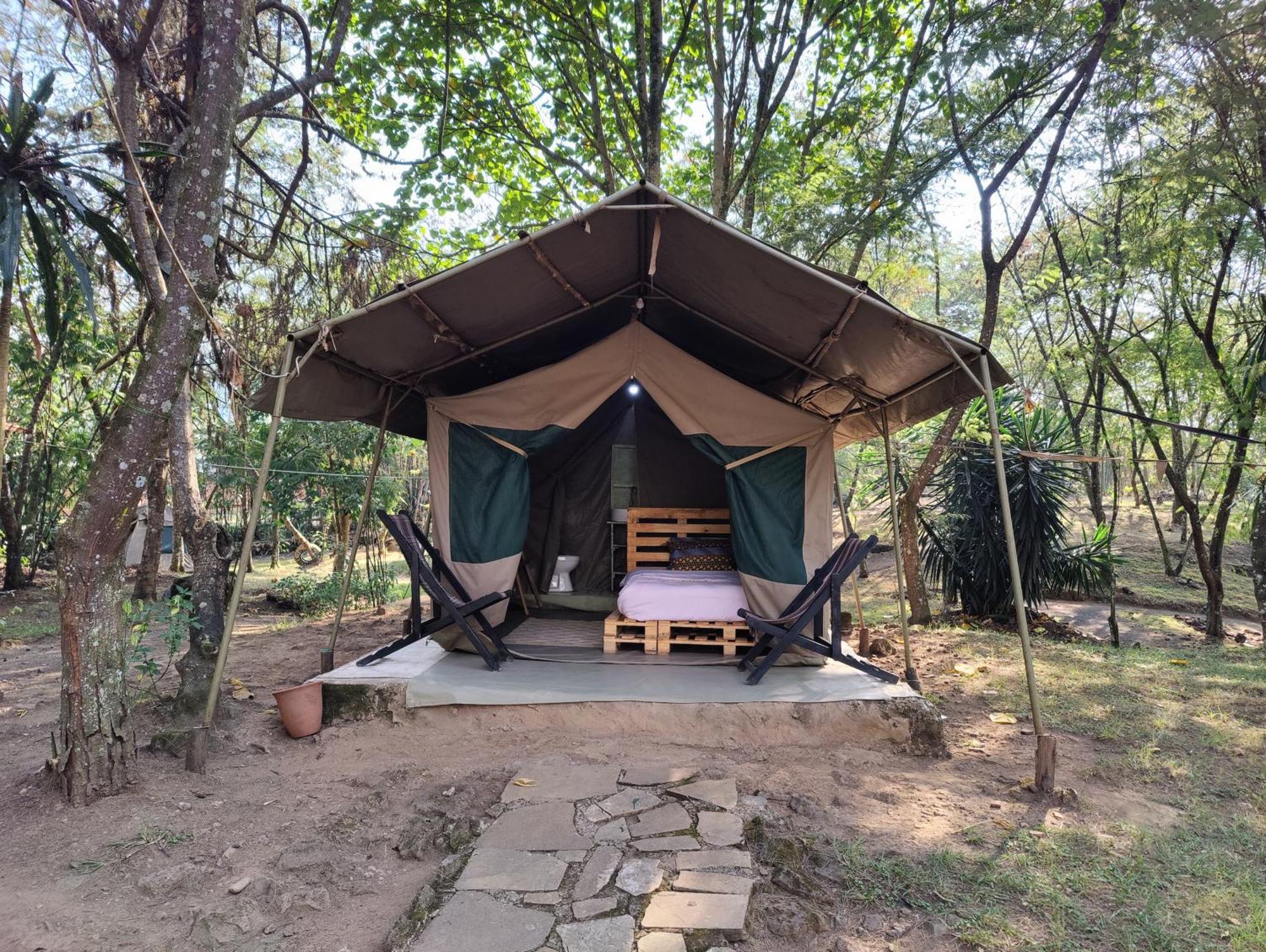 Nyakinama Red Rocks Rwanda - Campsite & Guesthouse מראה חיצוני תמונה